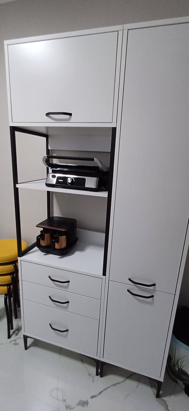 Customer photo review of Rani JE143 Çok Amaçlı Dolap 3 Kapaklı 3 Çekmeceli Kiler Mutfak Dolabı Beyaz