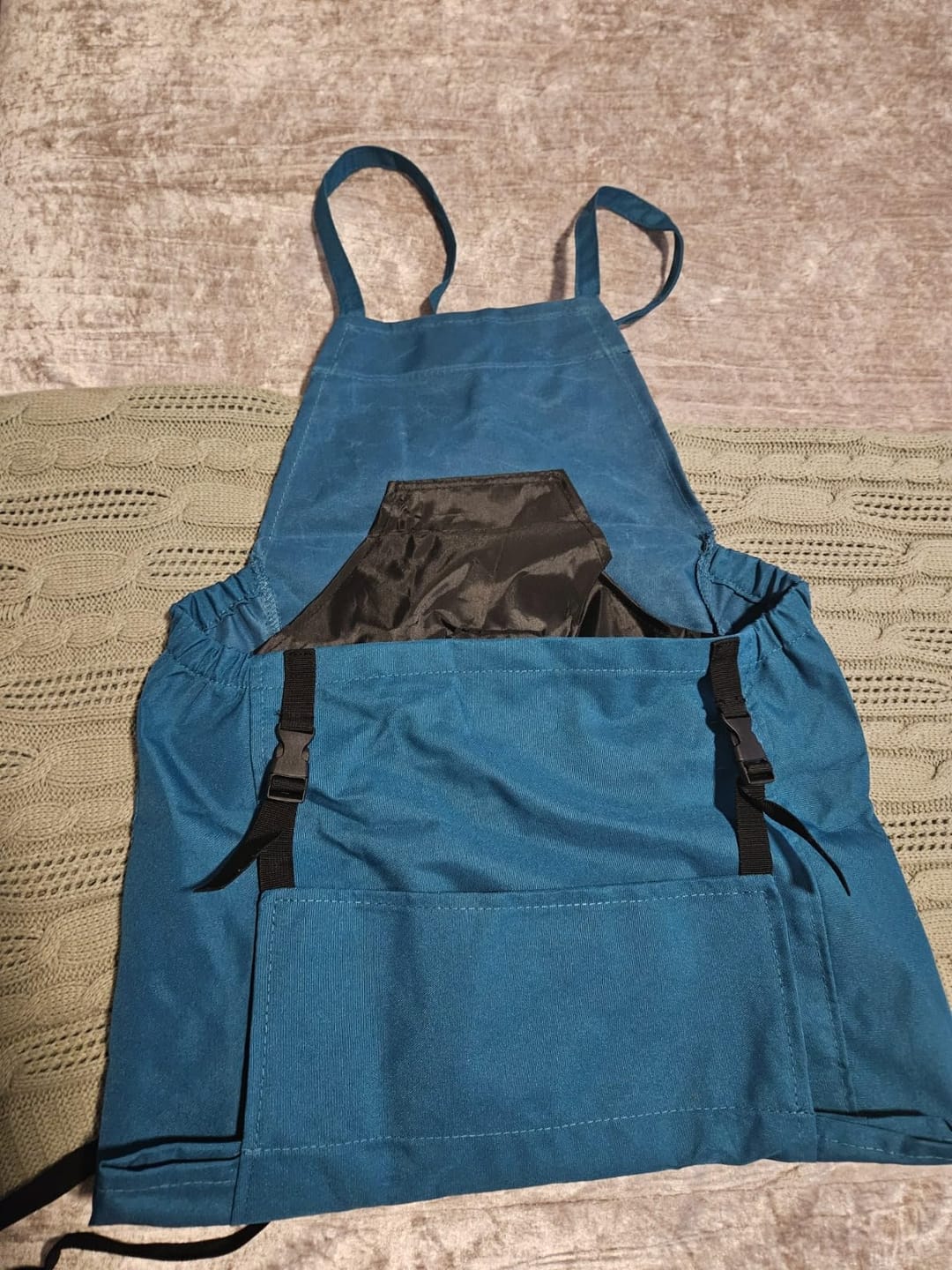 Customer photo review of GardenMate™ - Cross Back Gardening Apron