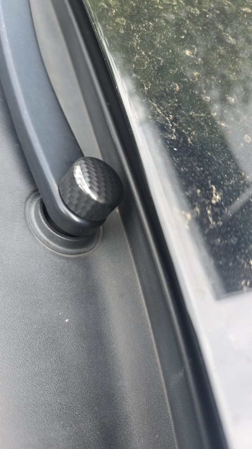 Customer photo review of Wiper Arm Bolt Rubber Covers - Various Fiesta, Focus & Puma Models