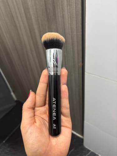 Customer photo review of RUNWAY COLLECTION - JL2 BROCHA PARA BASE