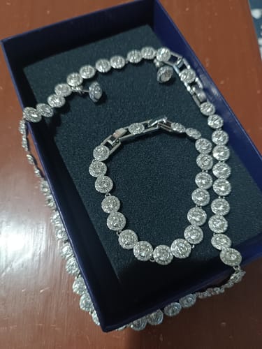 Customer photo review of SET CONJUNTO COLLAR + PULSERA + ARETES SWAROVSKI ANGELIC