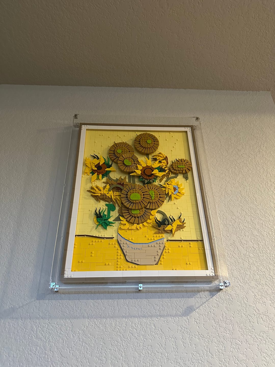 Customer photo review of Wall Mounted Display Case for LEGO® 31215 Art Vincent van Gogh – Sunflowers