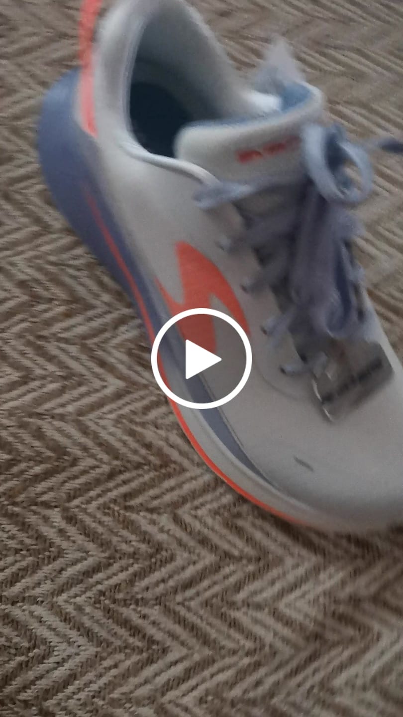 Customer video review of incaltaminte sport femei Skechers SKEC 303572L