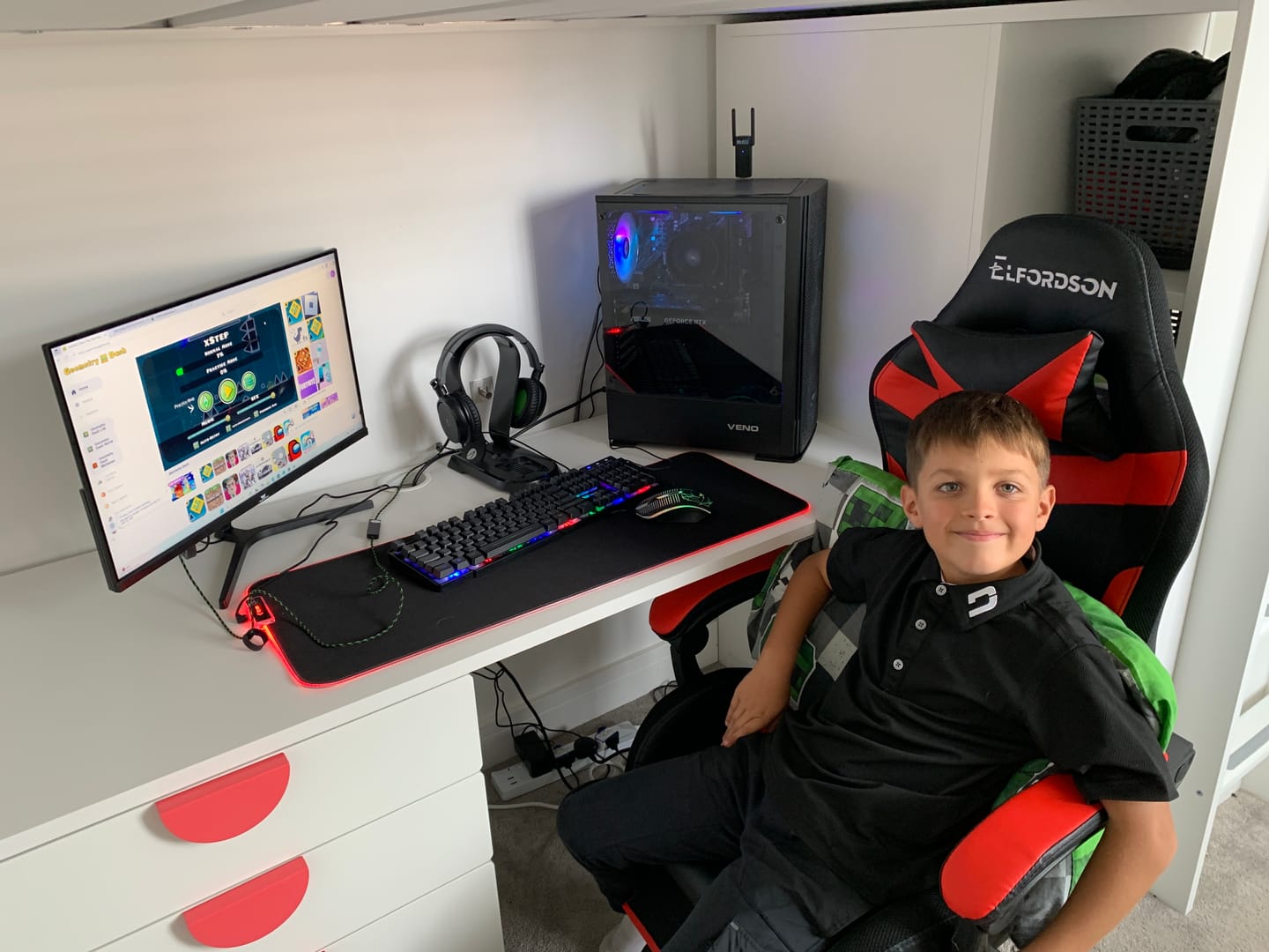Customer photo review of Titan Gaming PC Bundle - AMD Ryzen 5 5500 16GB NVIDIA GEFORCE RTX 3050 6GB t6-ms101