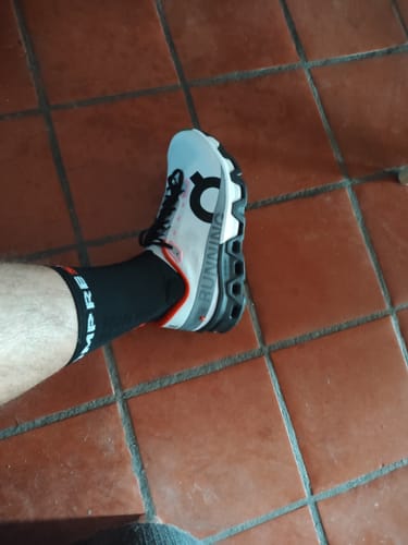 Customer photo review of On Running Cloudmonster Hyper