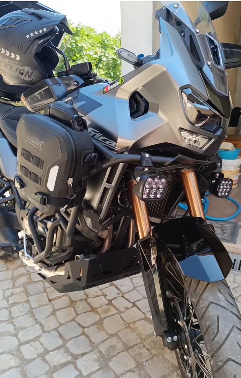 Customer photo review of Wanderer Motorcycle Crash Bar Bags – Inflatable/Non-Inflatable, Waterproof Frame Bags with Reflective Strips & Anti-Theft System (Pair)