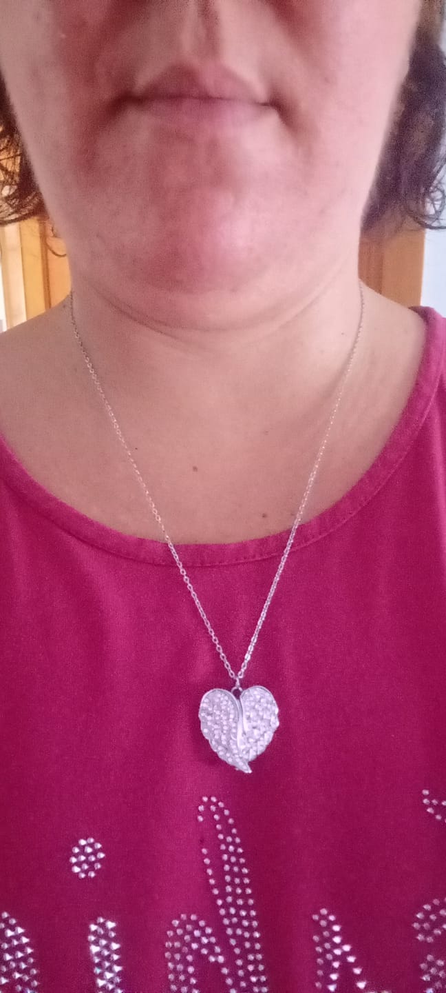 Customer photo review of Collana Ali di Angelo con Foto Personalizzata