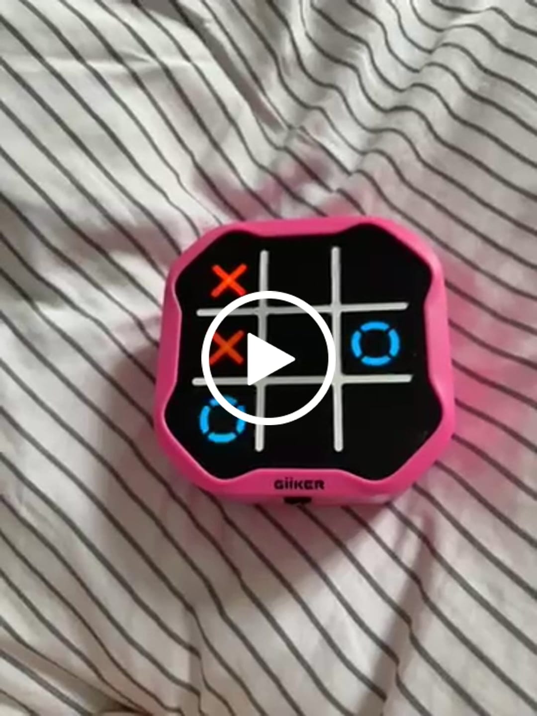 Customer video review of GiiKER Tic-Tac-Toe Bolt