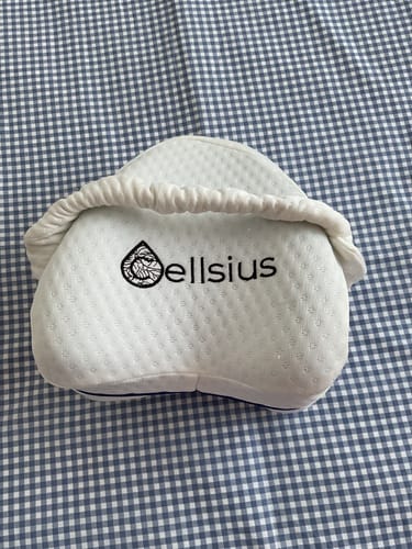Avis photo d'un client sur Coussin Orthopédique Genoux Cellsius - Le secret d'un sommeil sans douleur
