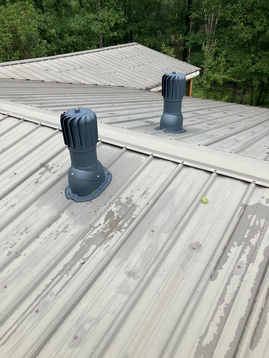 Customer photo review of Roof turbine vent - active attic, kitchen and bathroom roof exhaust - Ivent ROTO Oblong – Metal Installation