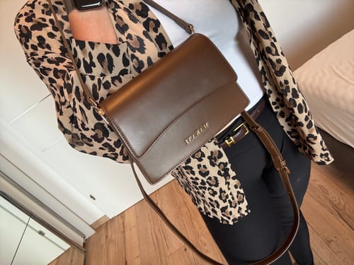 Customer photo review of MANA - DARK BROWN