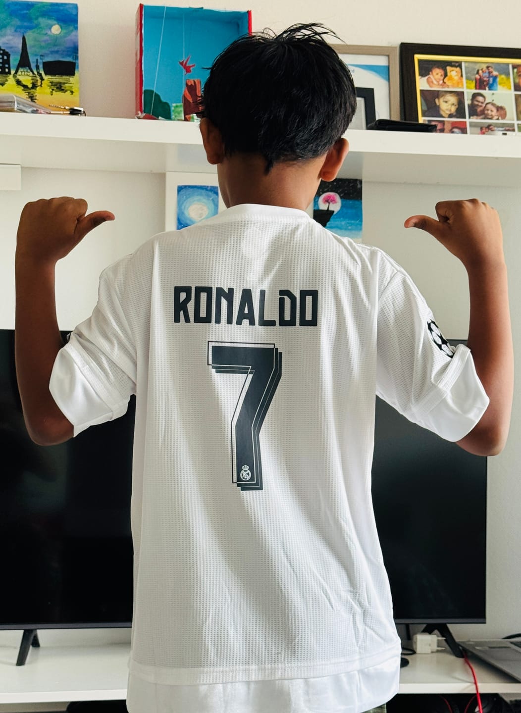 Customer photo review of 7 Cristiano Ronaldo - Real Madrid 2016 Final Kids Jersey KinderTrikot Maillot Enfant Soccer Kit