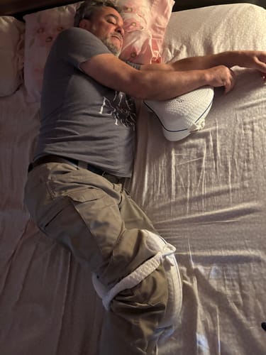 Avis photo d'un client sur Coussin Orthopédique Cellsius - Le Secret d'un sommeil sans douleur