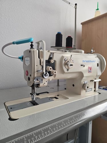 Customer photo review of SPEEDWAY SW-1510L/DA/VS Single Needle Heavy Duty Unison Feed Walking Foot Sewing Machine Assembled with Table and Servo Motor Included