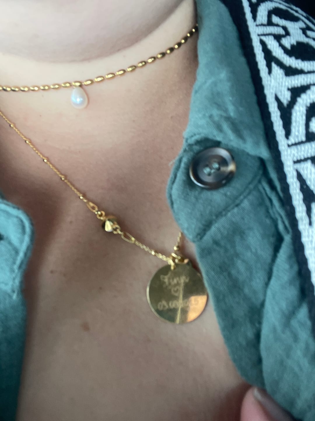 Customer photo review of Zarte Halskette mit Gravur "Mini Love"