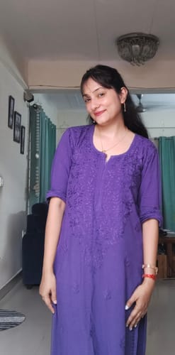Customer photo review of Farhaa Deep Purple Long Rayon Kurta