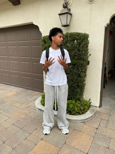 Customer photo review of ARCHIVE ESSENTIAL WIDELEG SWEATPANTS GRAY