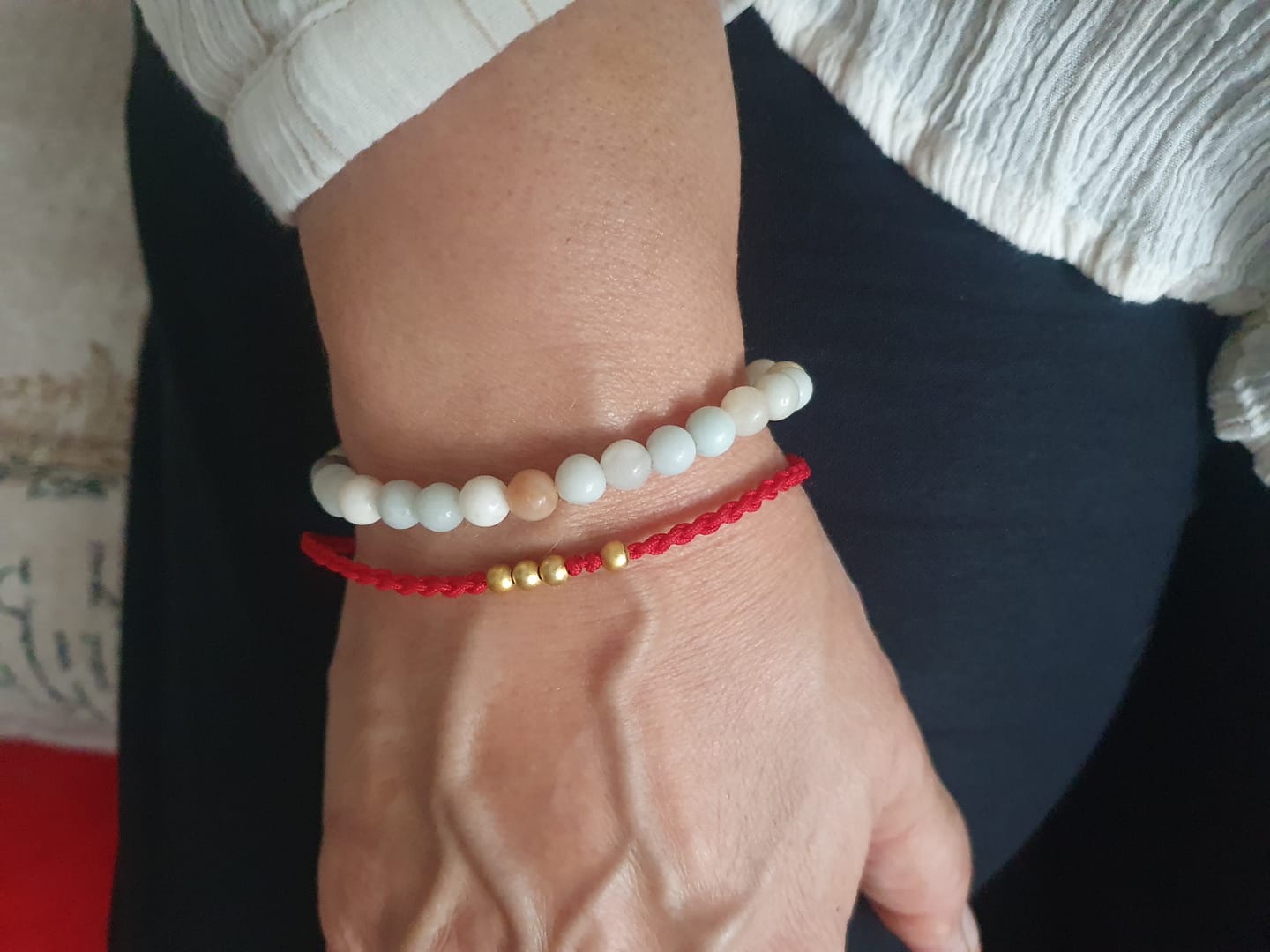 Customer photo review of Tibetisches Glücksarmband mit kleinen Perlen