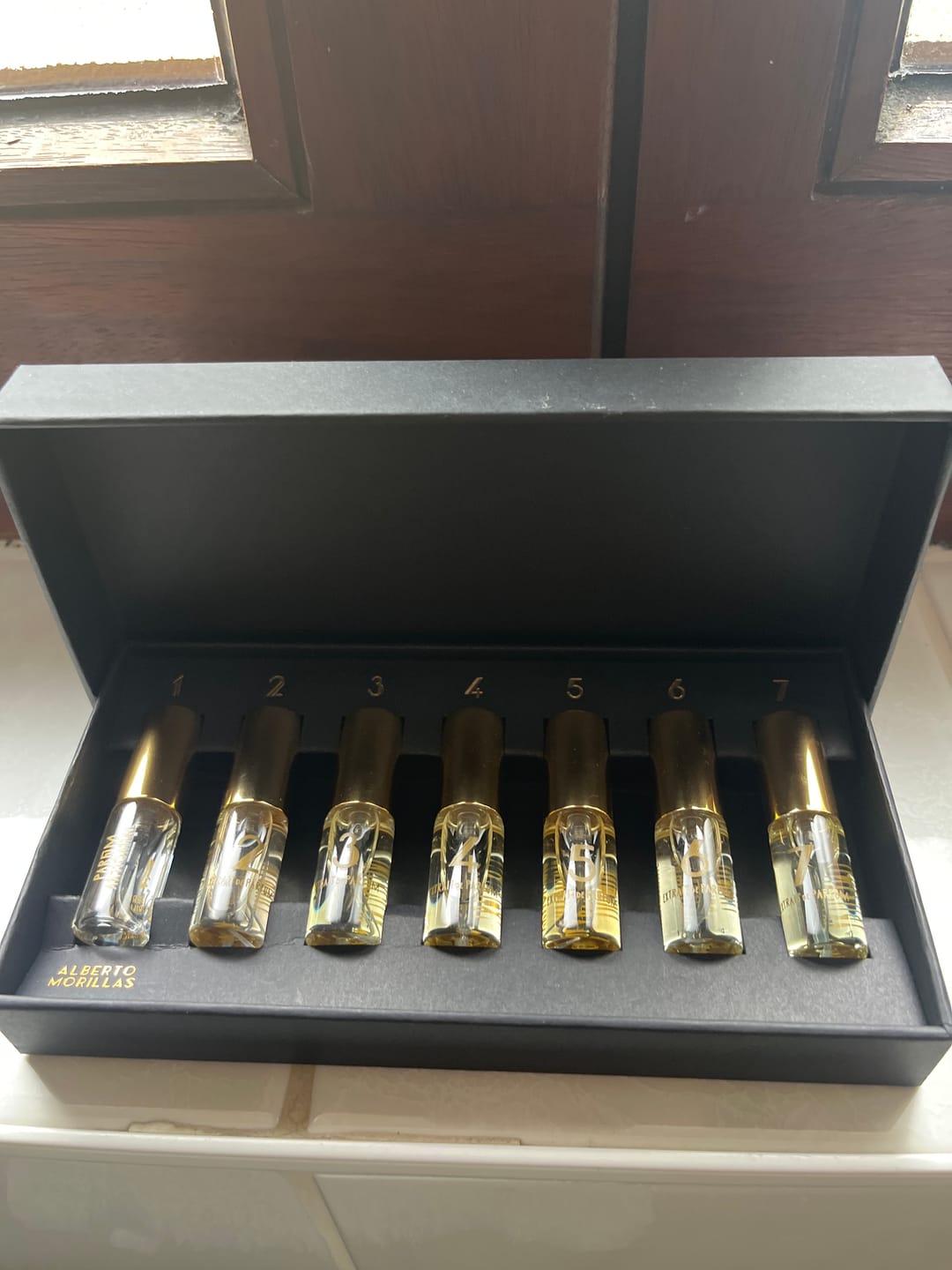 Customer photo review of Parfum Artisanal Luxury Sample Collection