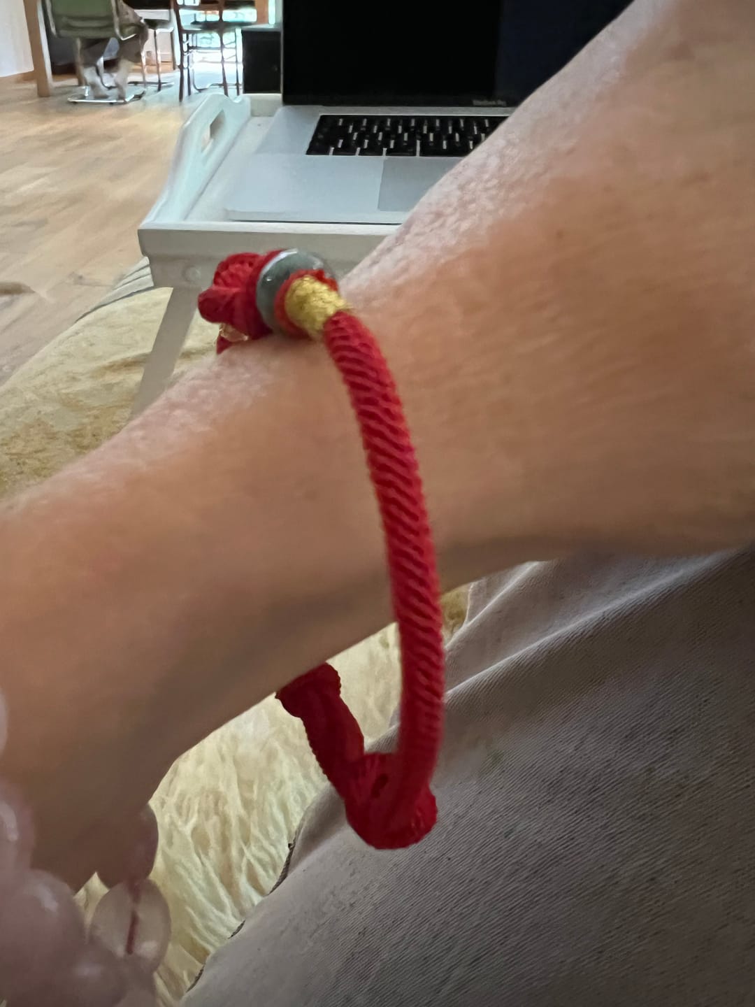 Customer photo review of Geflochtenes Armband mit Buddha Stonesn, roter Schnur, Jade, Glück, Glücksknoten