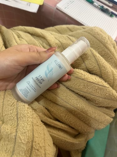 Customer photo review of Stay Fresh Moisturizer Controls Oil and Brightens