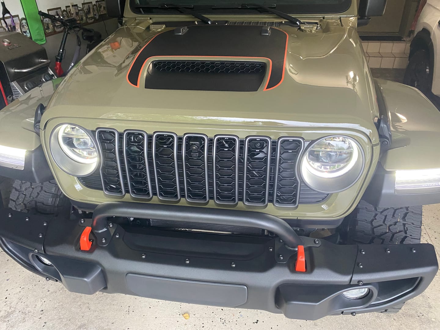 Customer photo review of Hood Graphic for Gladiator MOJAVE