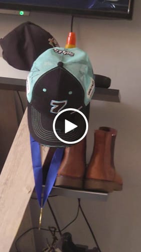 Customer video review of Black & Blue, Davey Todd Cap