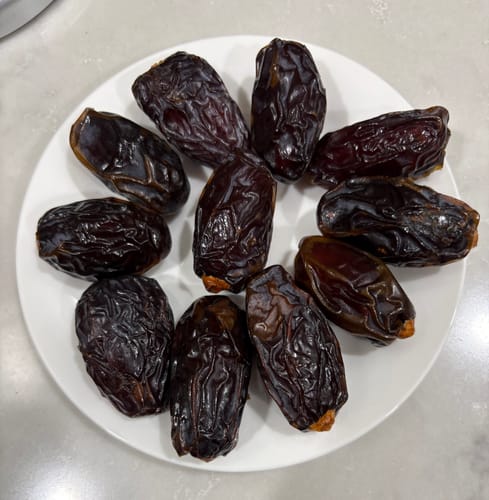 Customer photo review of Organic Premium Medjool Dates Box