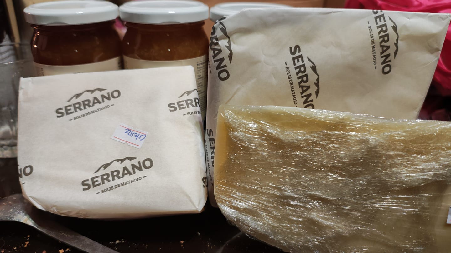 Customer photo review of Queso sardo, picante, artesanal