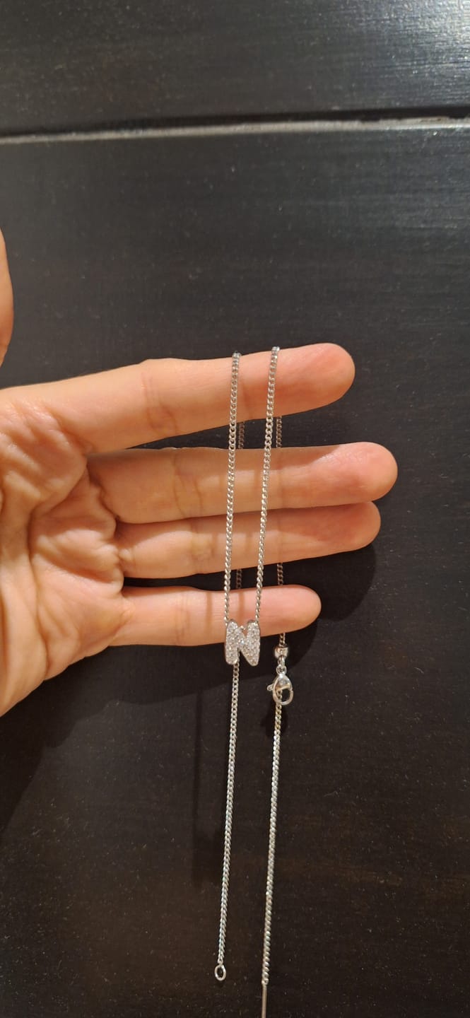 Customer photo review of Collar Plateado Inicial Mini Bubble Zirconias