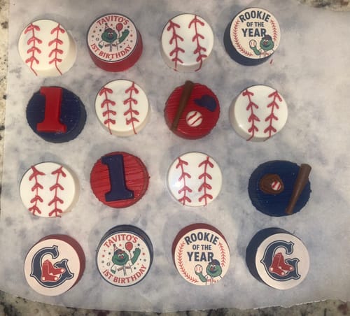 Customer photo review of Custom Images - 2" Circle For Oreos/Cupcakes