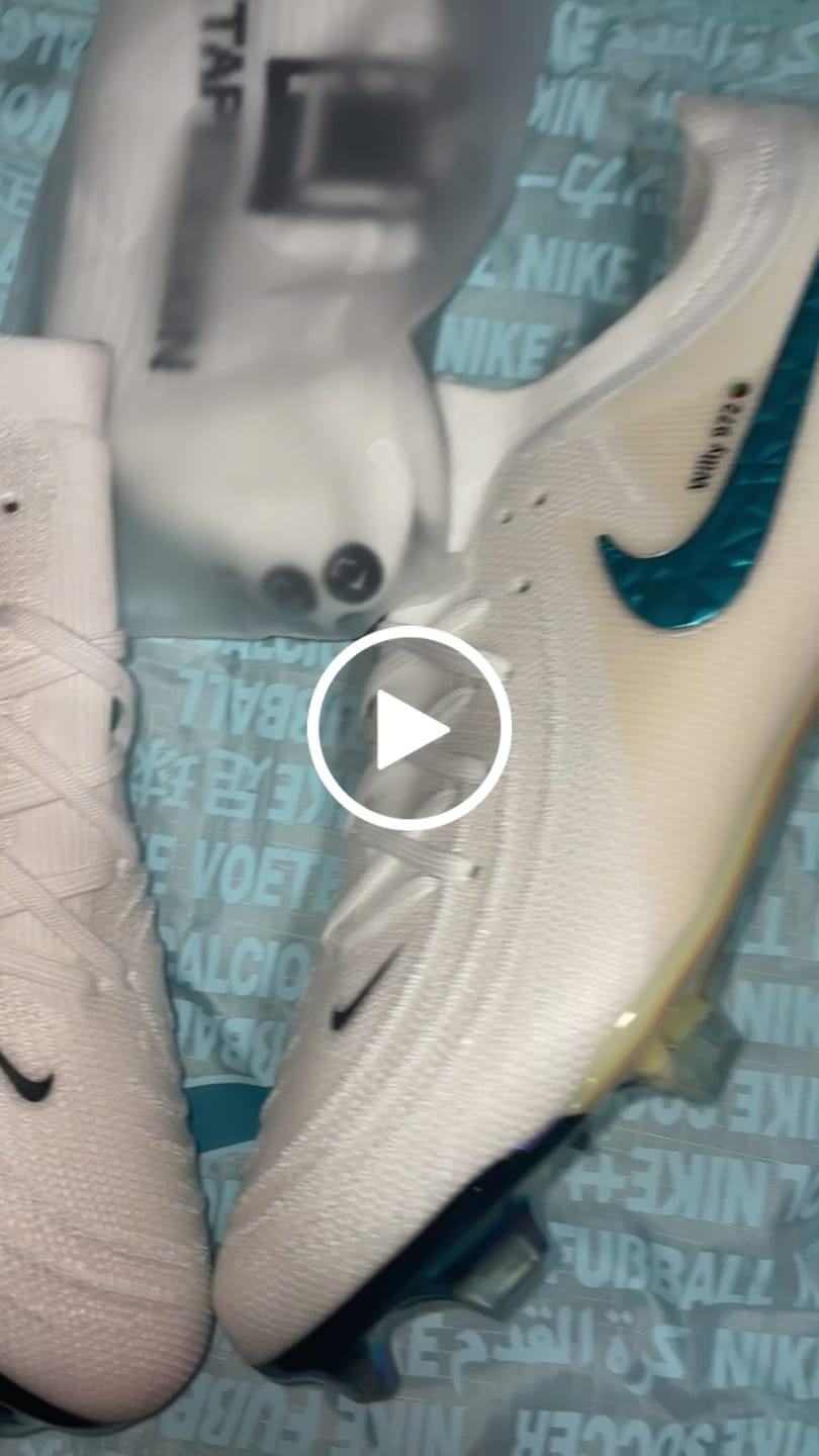 Customer video review of Phantom GX2 Elite FG Chromatic - Blanc/Multicolor