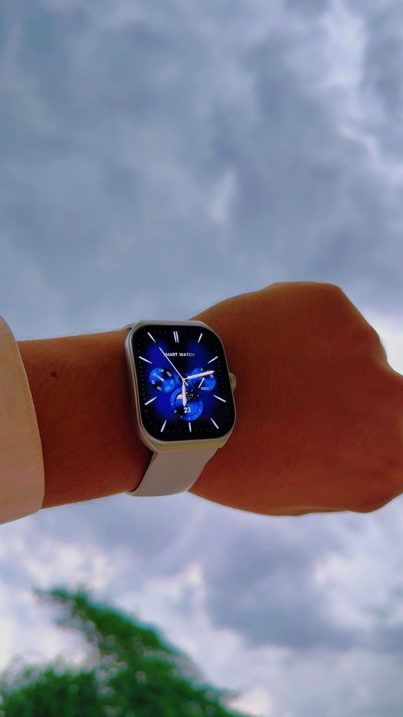 Customer photo review of Prestige Chain Smartwatch + Silicon Strap