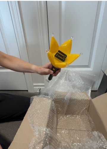 Customer photo review of BIGBANG - OFFICIAL LIGHT STICK V.4