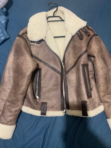 Customer photo review of CHAQUETA CAZADORA ZARA CAQUI/CAFÉ
