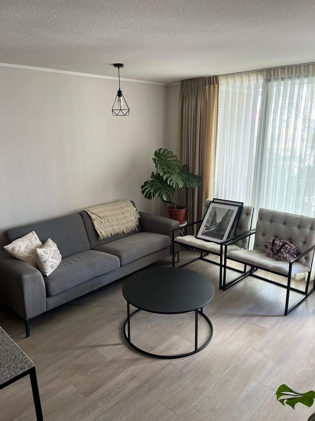Customer photo review of Mesa de centro circular | METAL BLACK