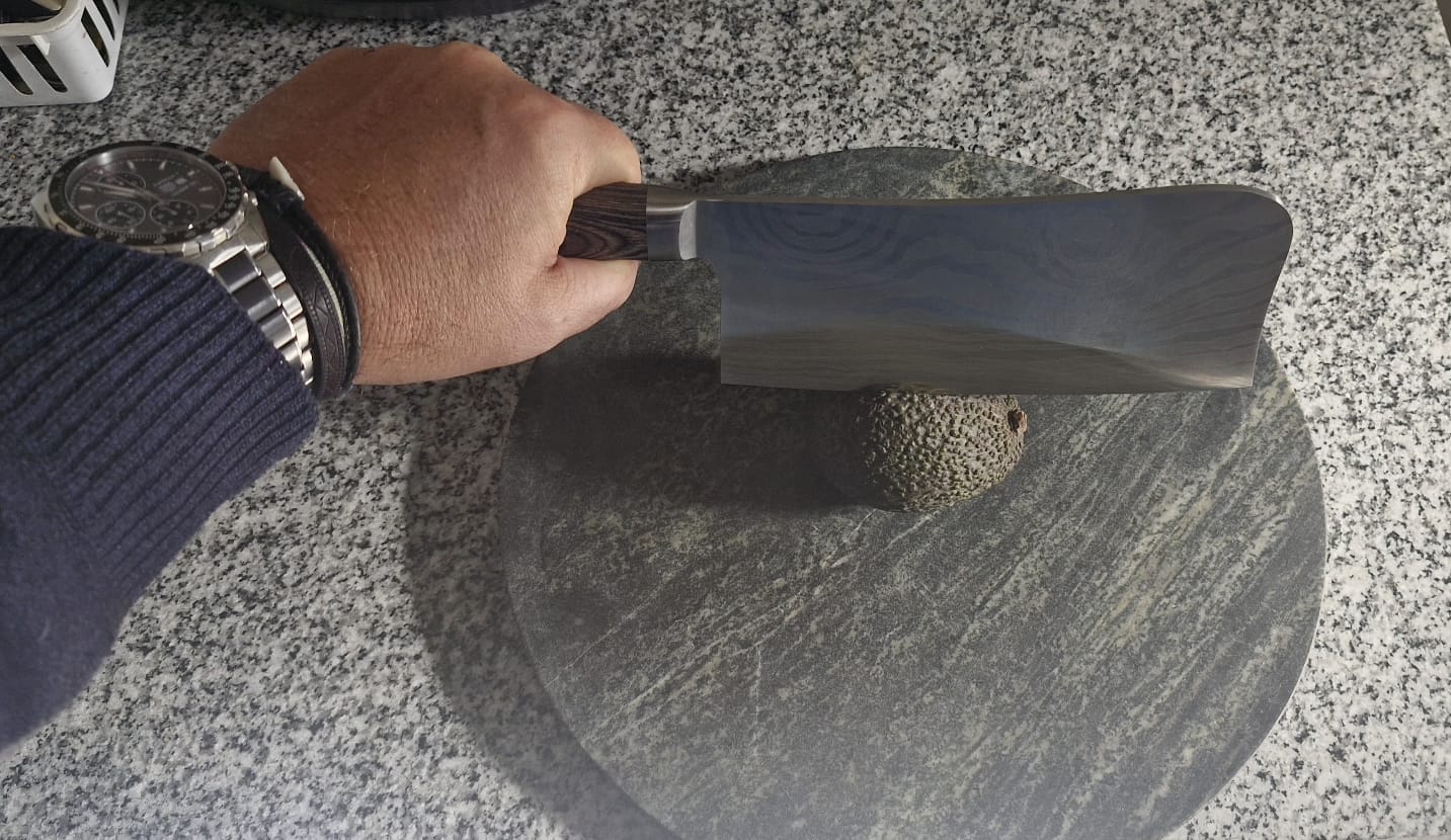 Customer photo review of Cuchillo Hacha Sakura Pro Stainless Steel Black Ébano 30 Cms