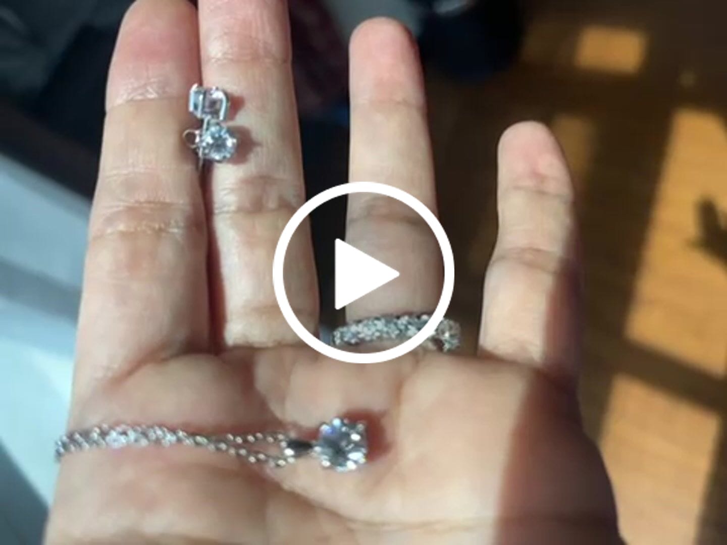 Customer video review of Eva Moissanite Ring｜2.3twc