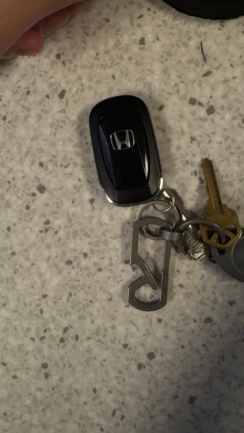 Customer photo review of 80Eighty® Titanium Keychain Clip
