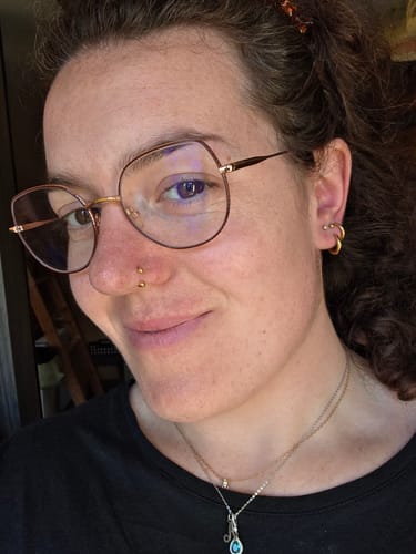 Customer photo review of Piercing Julia