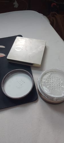 Customer photo review of Pudra translucida cu efect de blurare