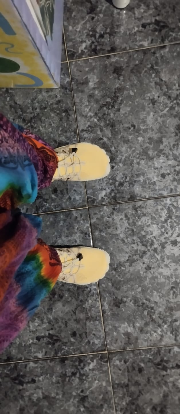Customer photo review of Breeze IV - Barefoot Sandalias