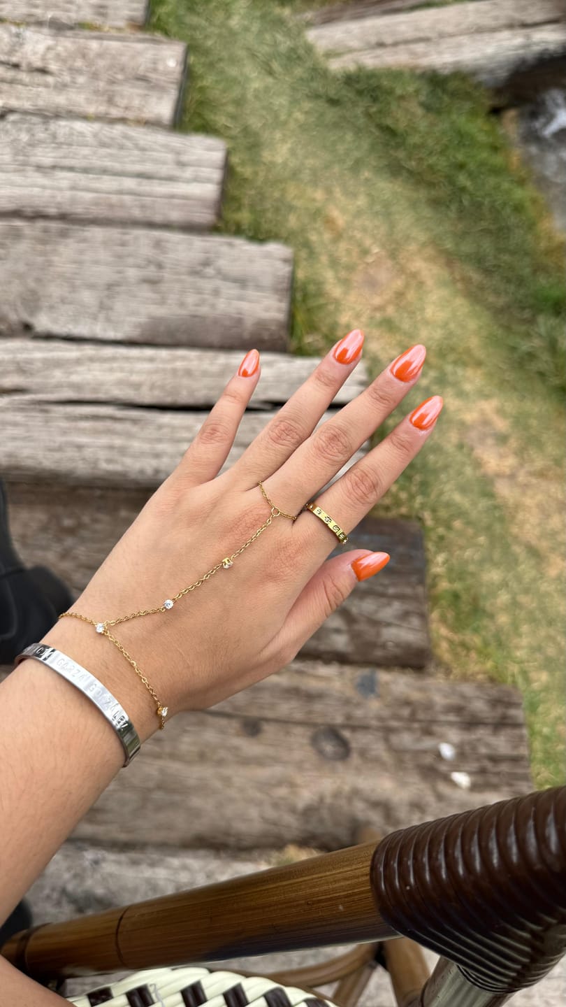 Customer photo review of Anillo Con Mini Flores Zirconias