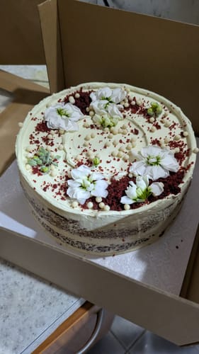 Customer photo review of red velvet cake