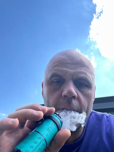 Customer photo review of Al Fakher Crown Bar HyperMax 15K - Pod Vape Rechargeable - 0.6% nicotine