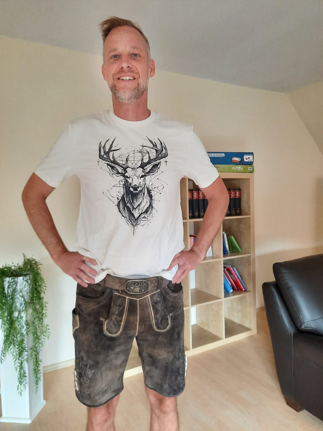 Customer photo review of Hirsch Skizze  - Herren Premium Organic Shirt