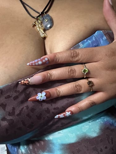 Customer photo review of Custom Nails