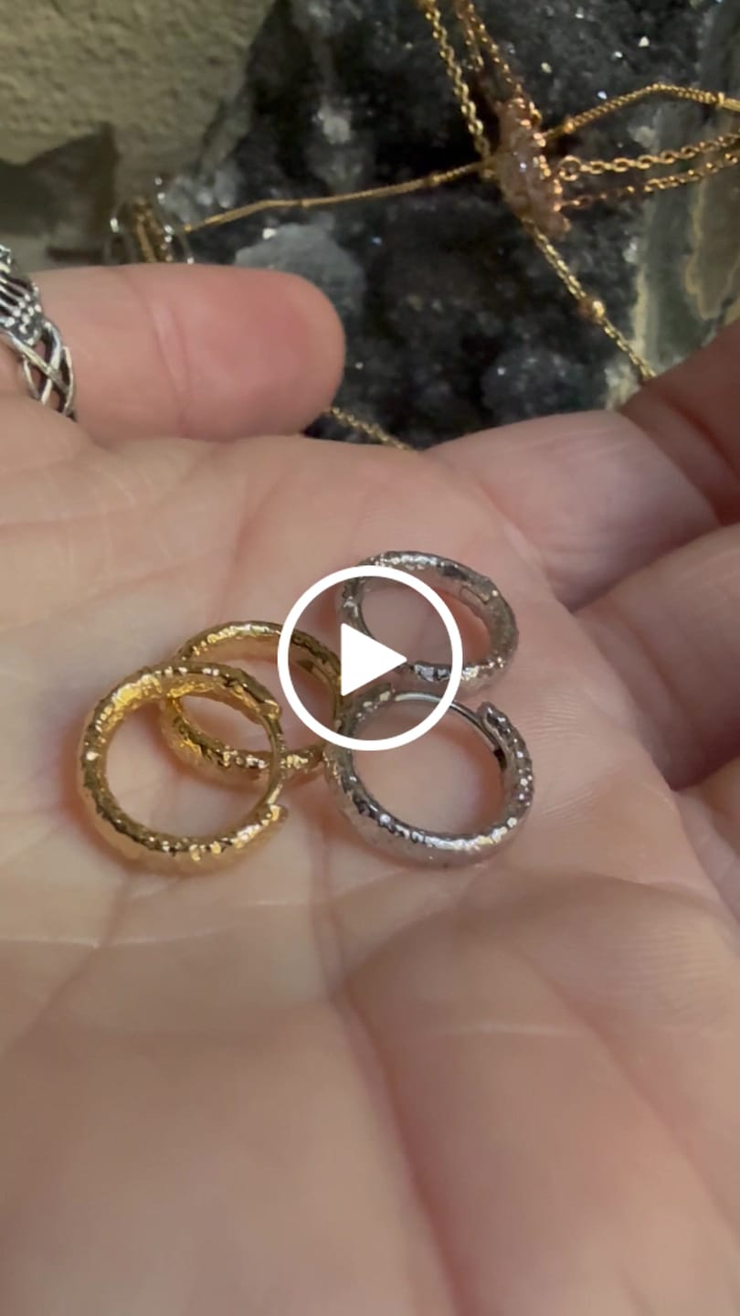 Customer video review of Artemis Hammered Hoop Earring