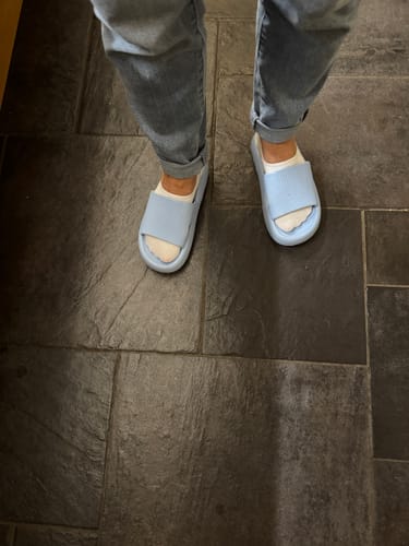 Customer photo review of HappyFlops