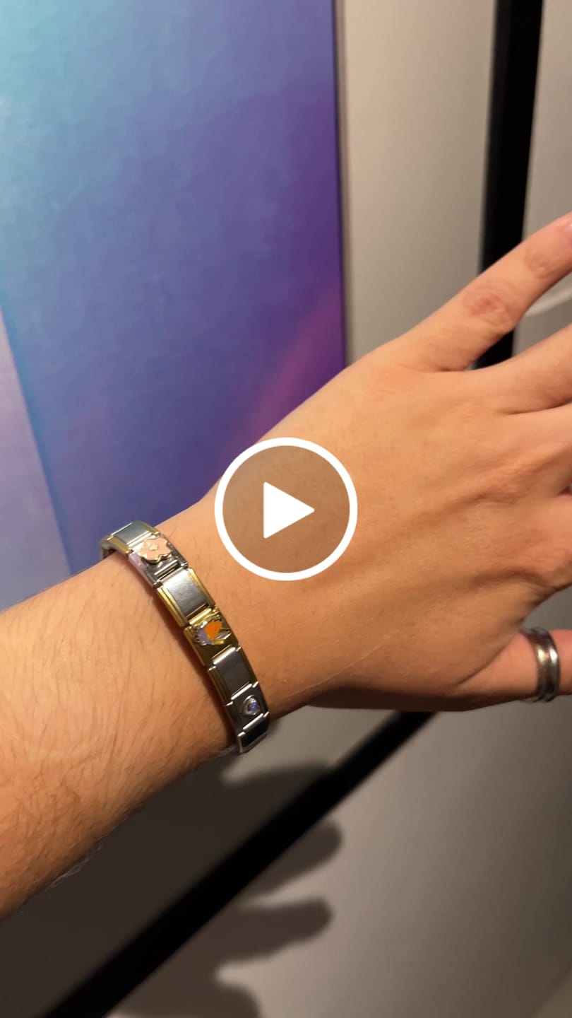 Customer video review of Charm Mariposa Naranja Con Morado